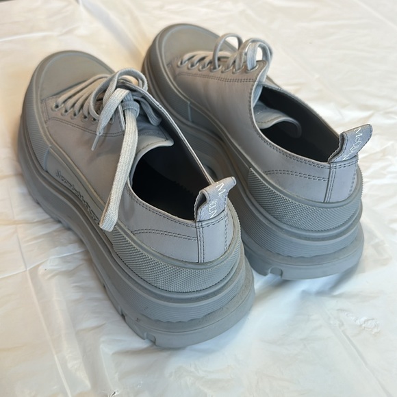 Alexander McQueen men’s Tread slick sneakers size 42 EU ….. authentic no BS ing - Picture 5 of 7